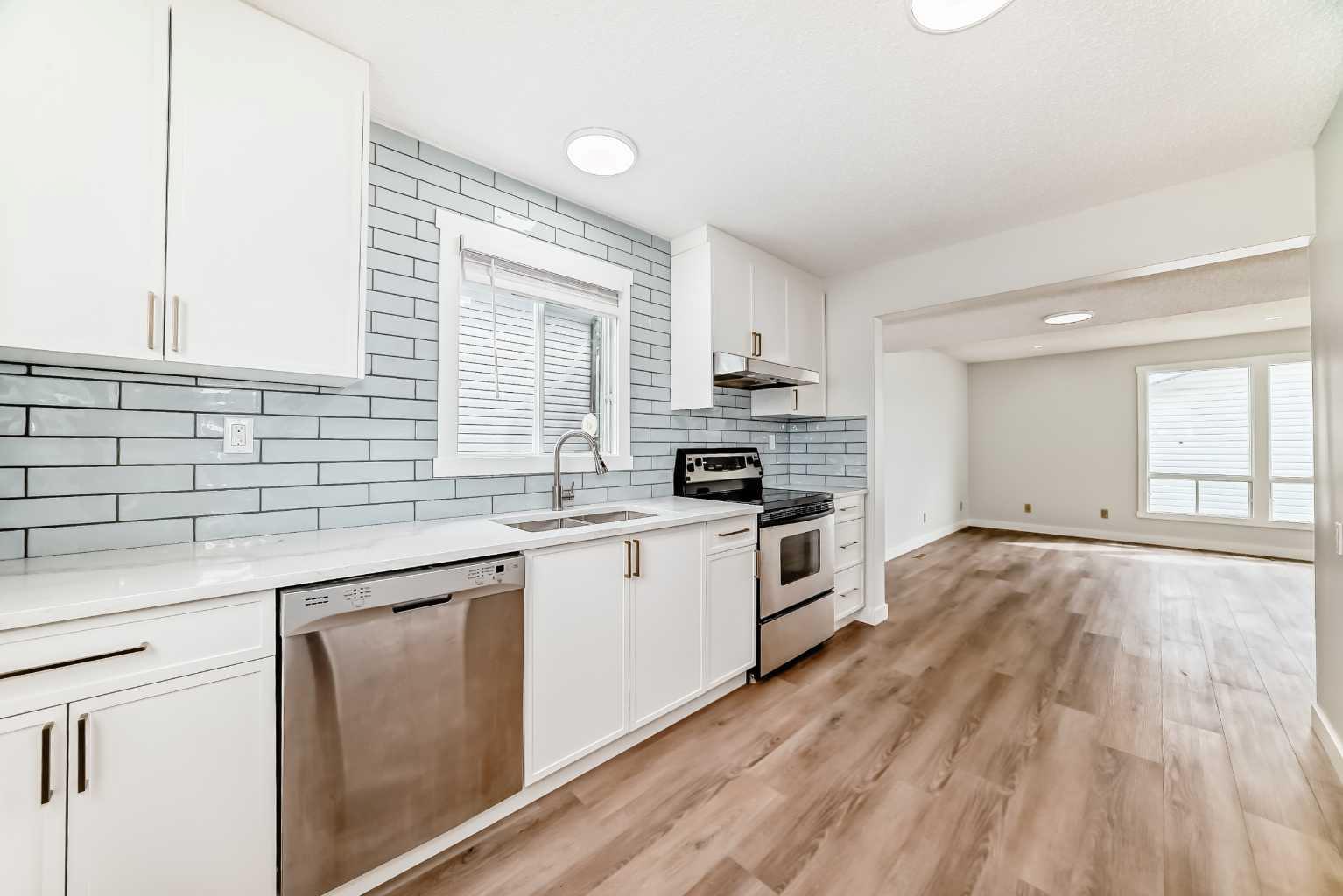 24 Castlebrook Rise NE