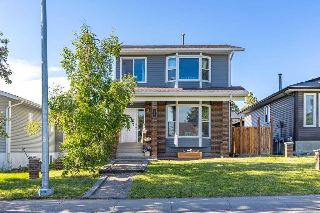 Photo of 34 Elk Hill SE, Airdrie, AB T4B 1Y9 (MLS # A2317846)