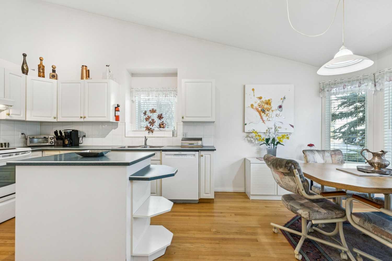 312 Prominence Heights SW