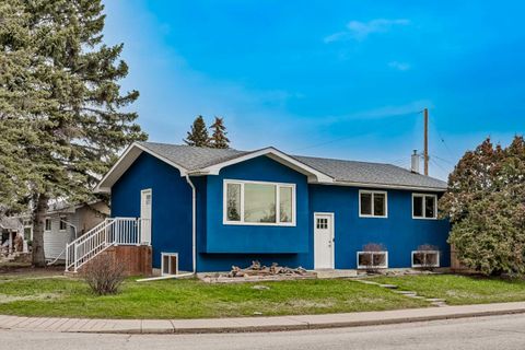 Photo of 252 Allan Crescent SE, Calgary, AB T2J 0T4 (MLS # A2304472)