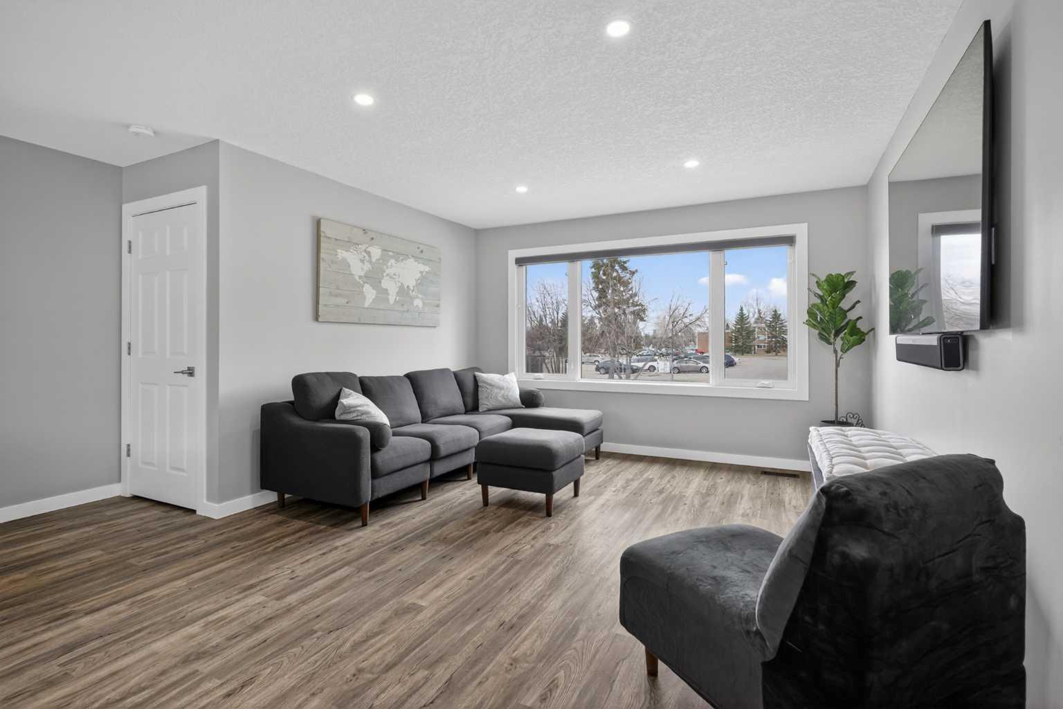 252 Allan Crescent SE