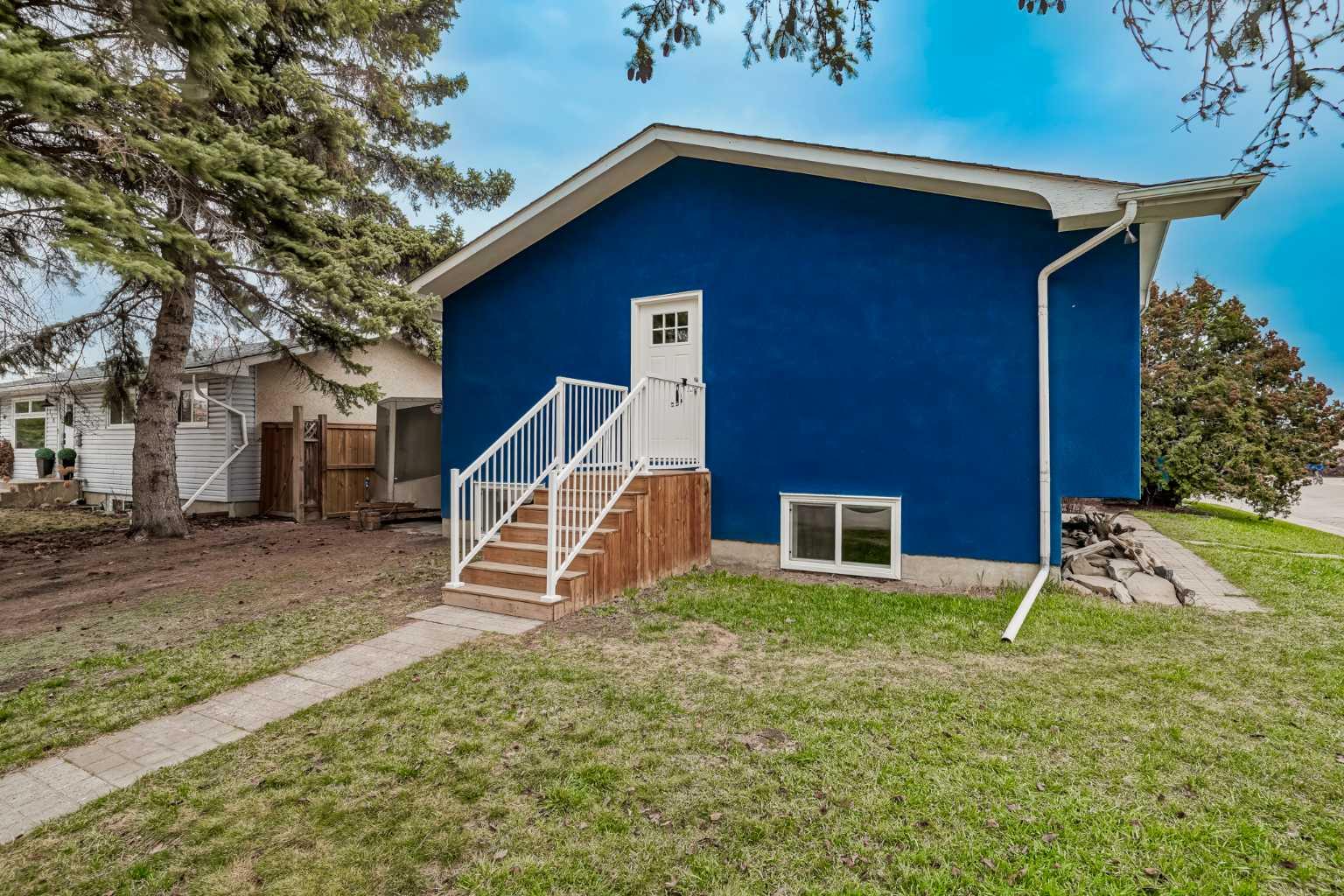 252 Allan Crescent SE