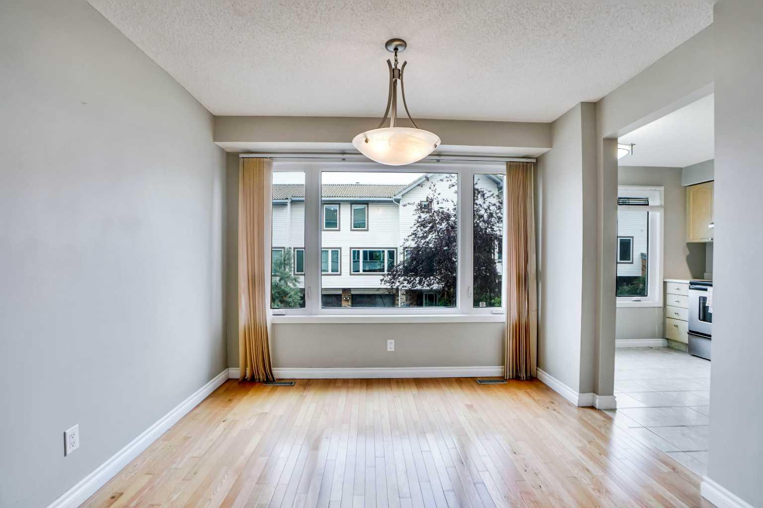 219 Coachway Lane SW