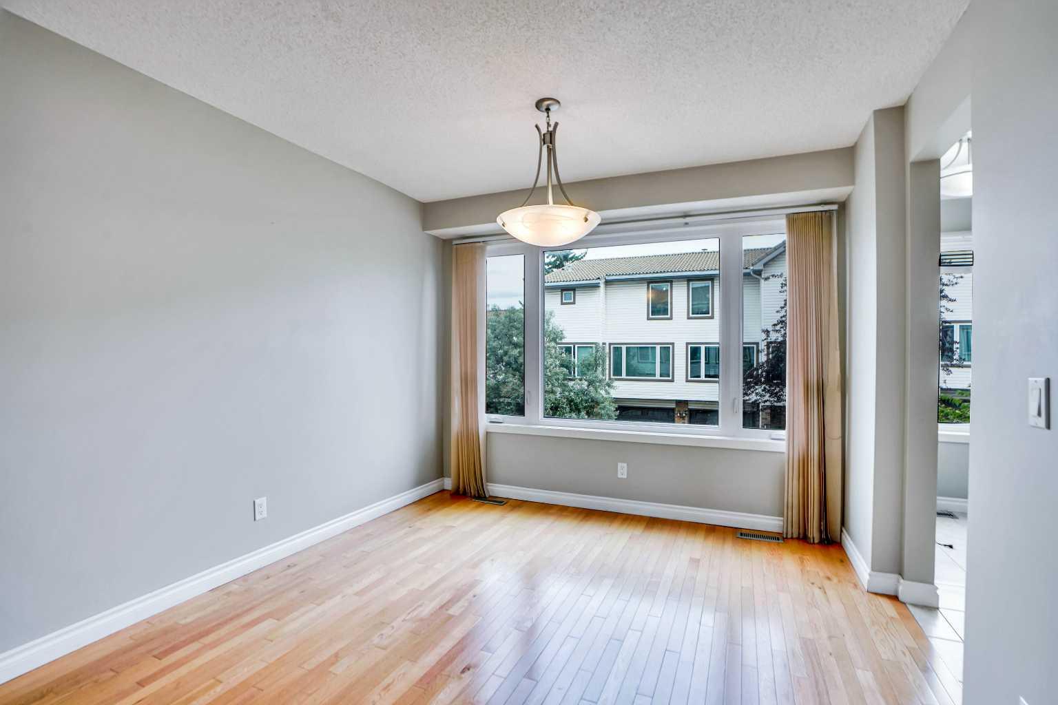 219 Coachway Lane SW