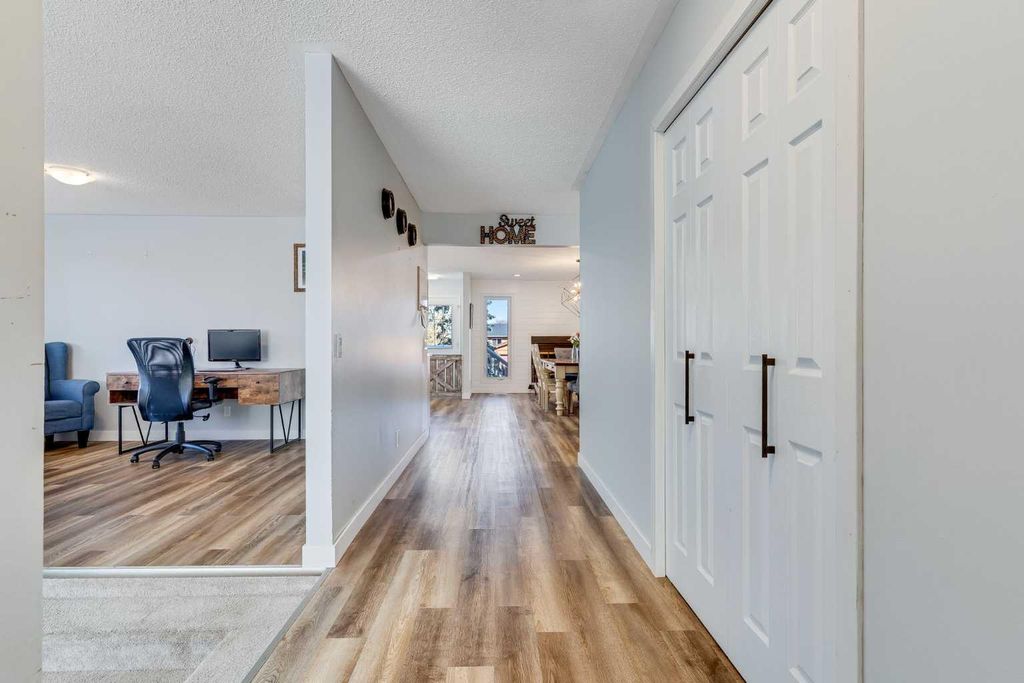 Photo of 404 6 Street, Irricana, AB T0M 1B0 (MLS # A2263710)