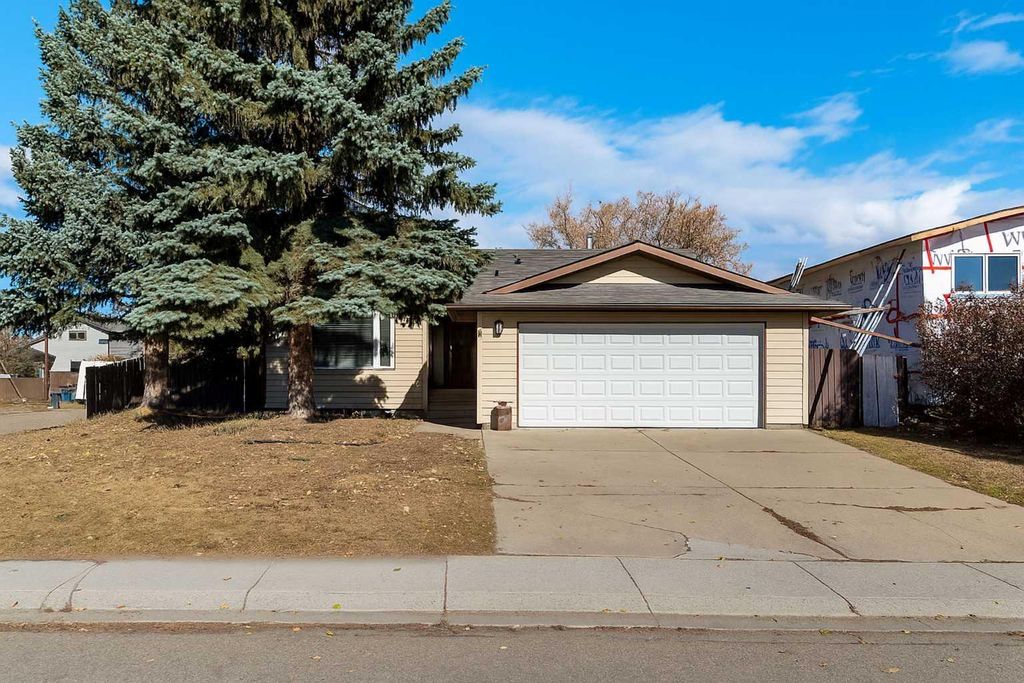 Photo of 404 6 Street, Irricana, AB T0M 1B0 (MLS # A2263710)