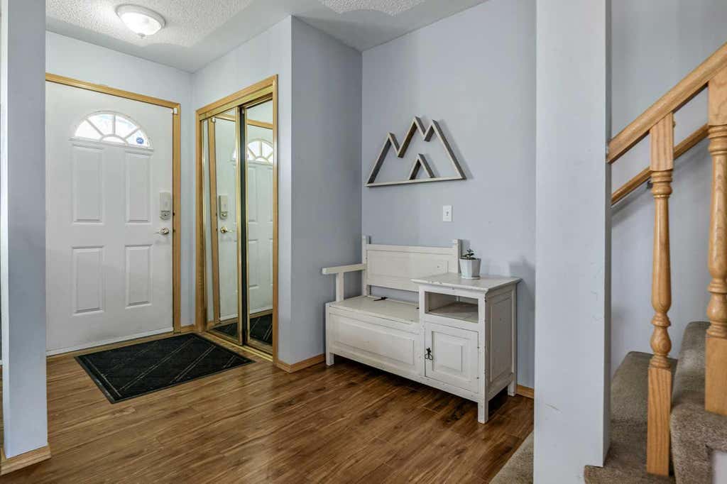 Photo of 511 Killarney Glen Court SW, Calgary, AB T3E 7H4 (MLS # A2331658)