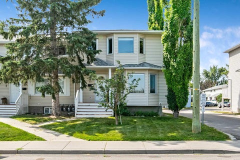 Photo of 511 Killarney Glen Court SW, Calgary, AB T3E 7H4 (MLS # A2331658)