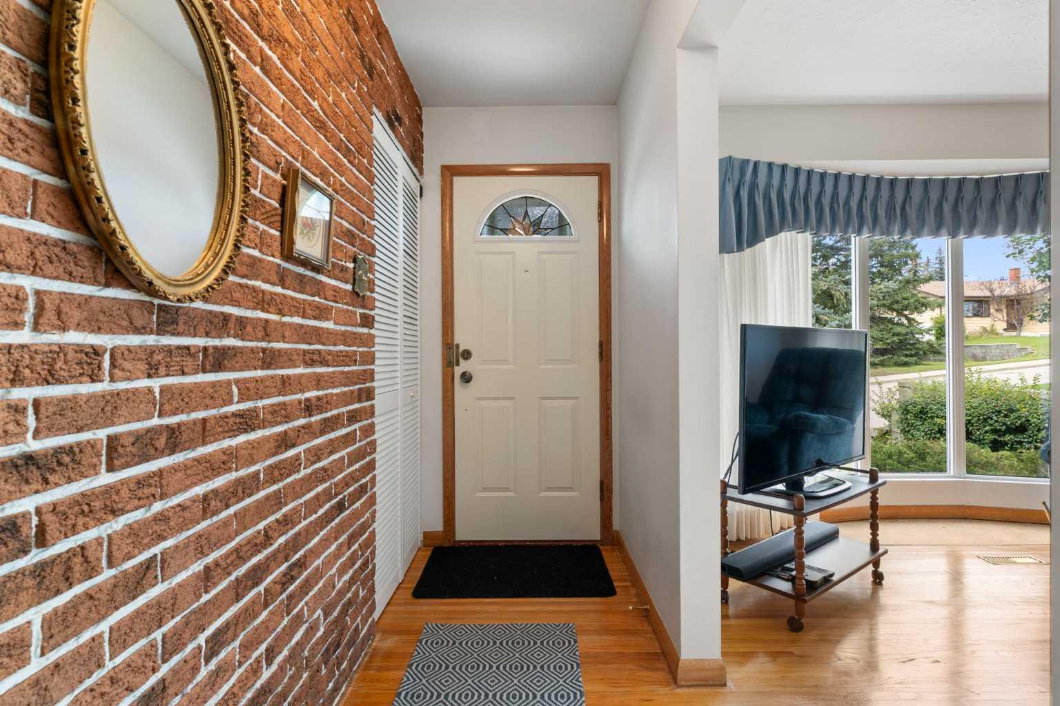 16 Chatham Drive NW