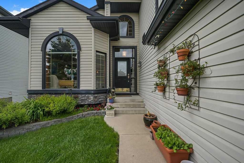 158 Valley Glen Heights NW