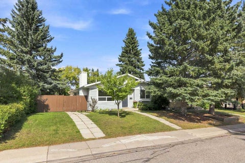 Photo of 148 Cantrell Drive SW, Calgary, AB T2W 2M6 (MLS # A2352086)