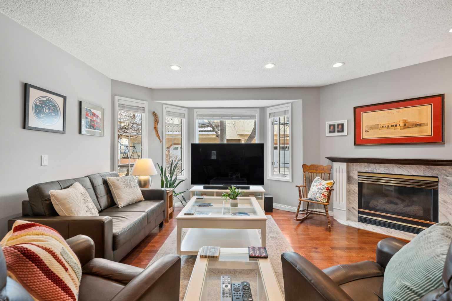 38 Richelieu Court SW