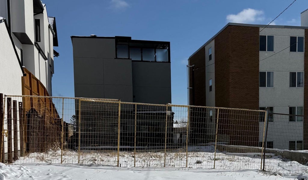 Photo of 2310 17 Street SW, Calgary, AB T2T 4M6 (MLS # A2353173)