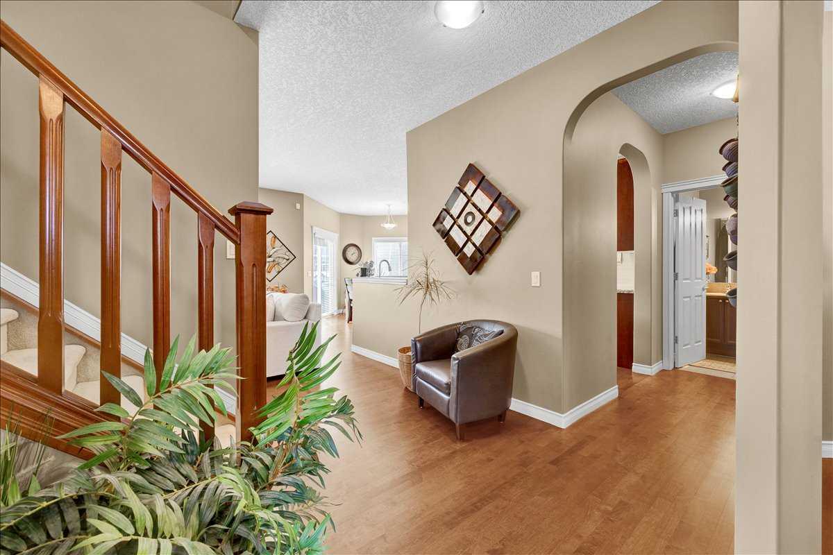 9 Crystal Green Way