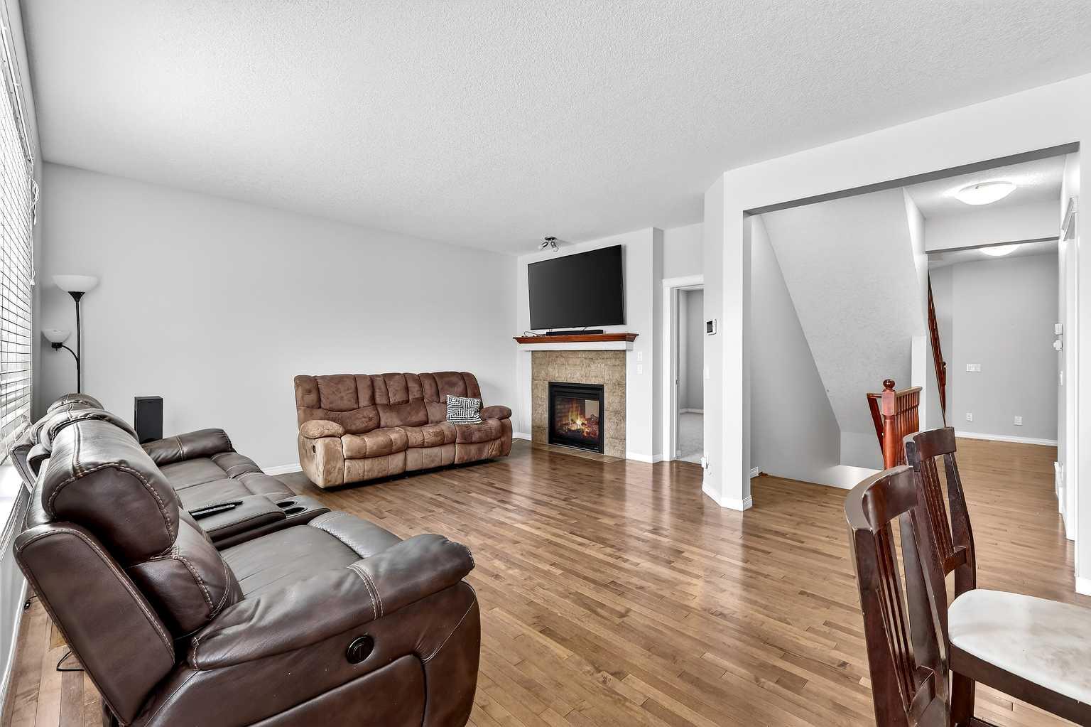 38 Silverado Skies Crescent
