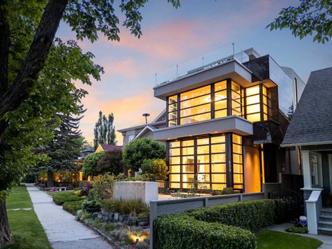 Photo of 530 Crescent Road NW, Calgary, AB T2M 4A5 (MLS # A2322137)