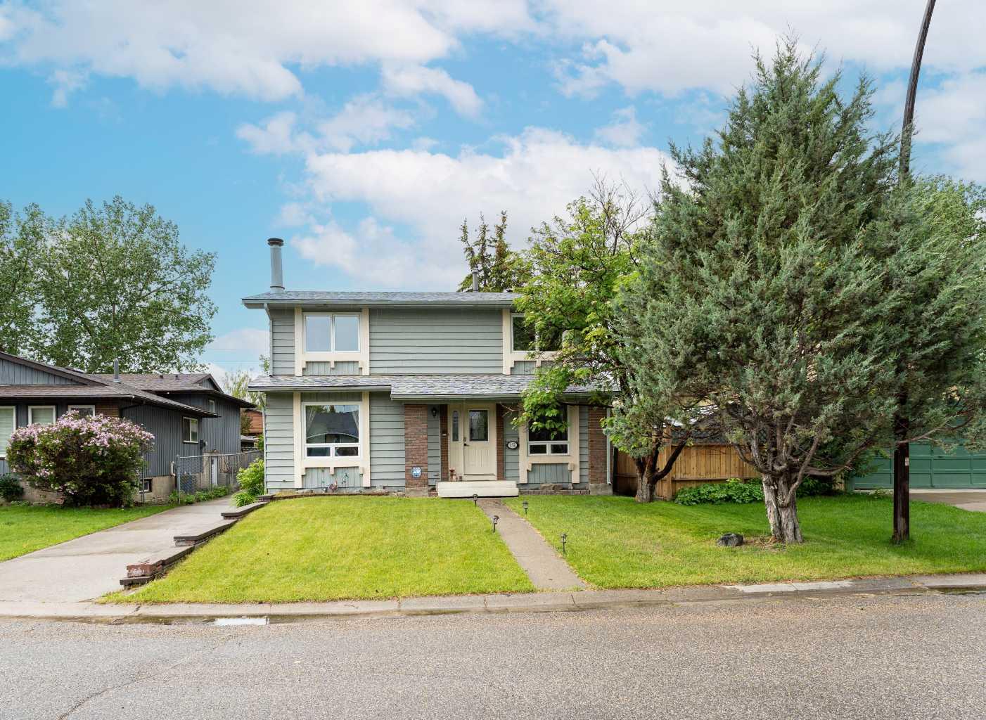 332 Deer Run Crescent SE
