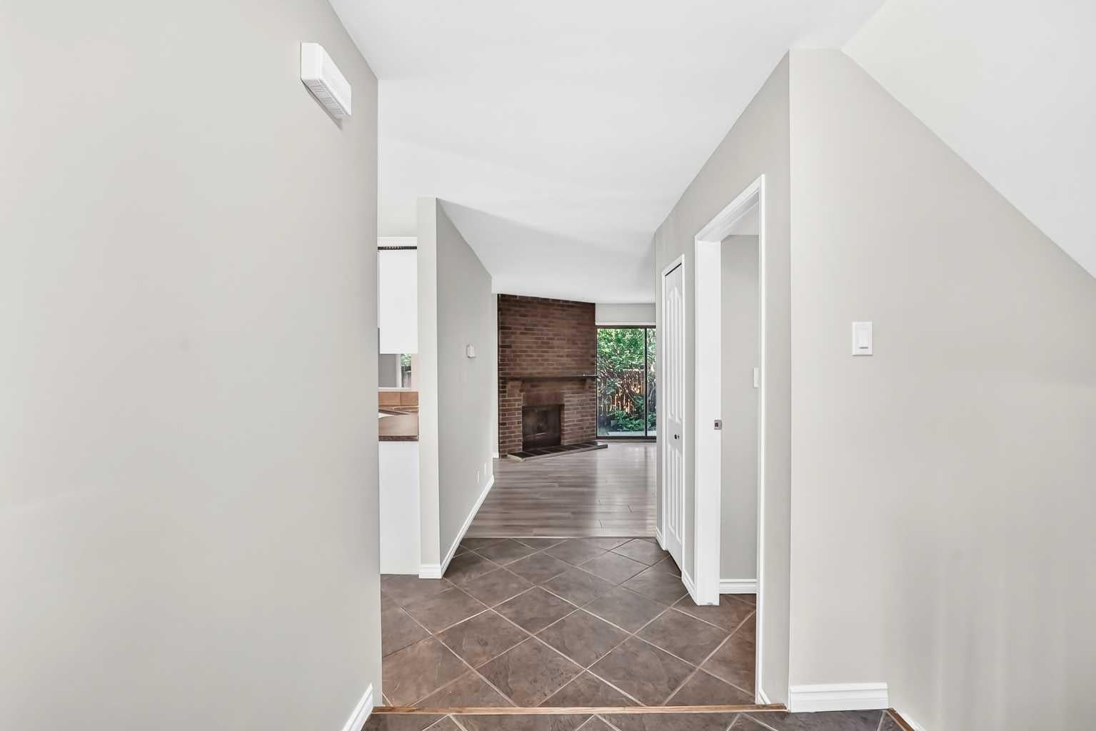 2210 Oakmoor Drive SW 15