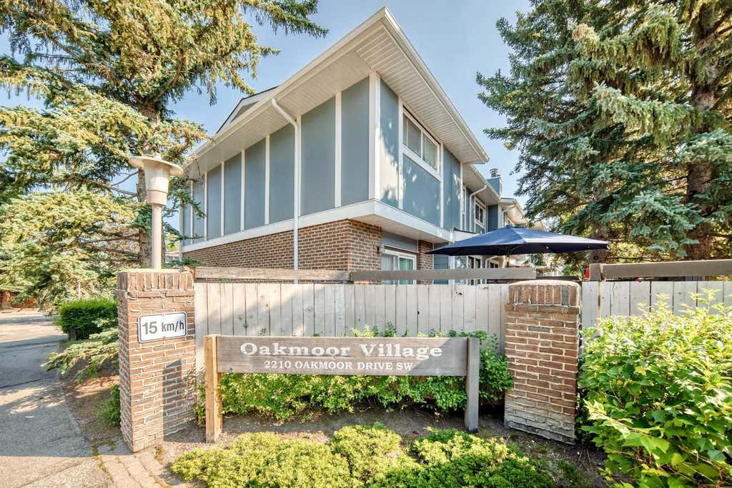 Photo of 2210 Oakmoor Drive SW #15, Calgary, AB T2V 4R4 (MLS # A2340143)