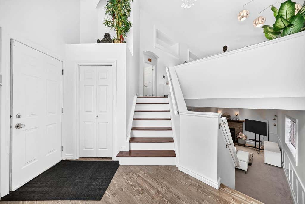Photo of 91 Panamount Gardens NW, Calgary, AB T3K 5V5 (MLS # A2326829)