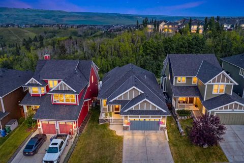 Photo of 14 Ridge View Place, Cochrane, AB T4C 0P9 (MLS # A2331744)