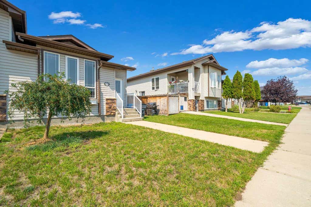 Photo of 96 Northlands Crescent NE, Medicine Hat, AB T1C 2A9 (MLS # A2338484)