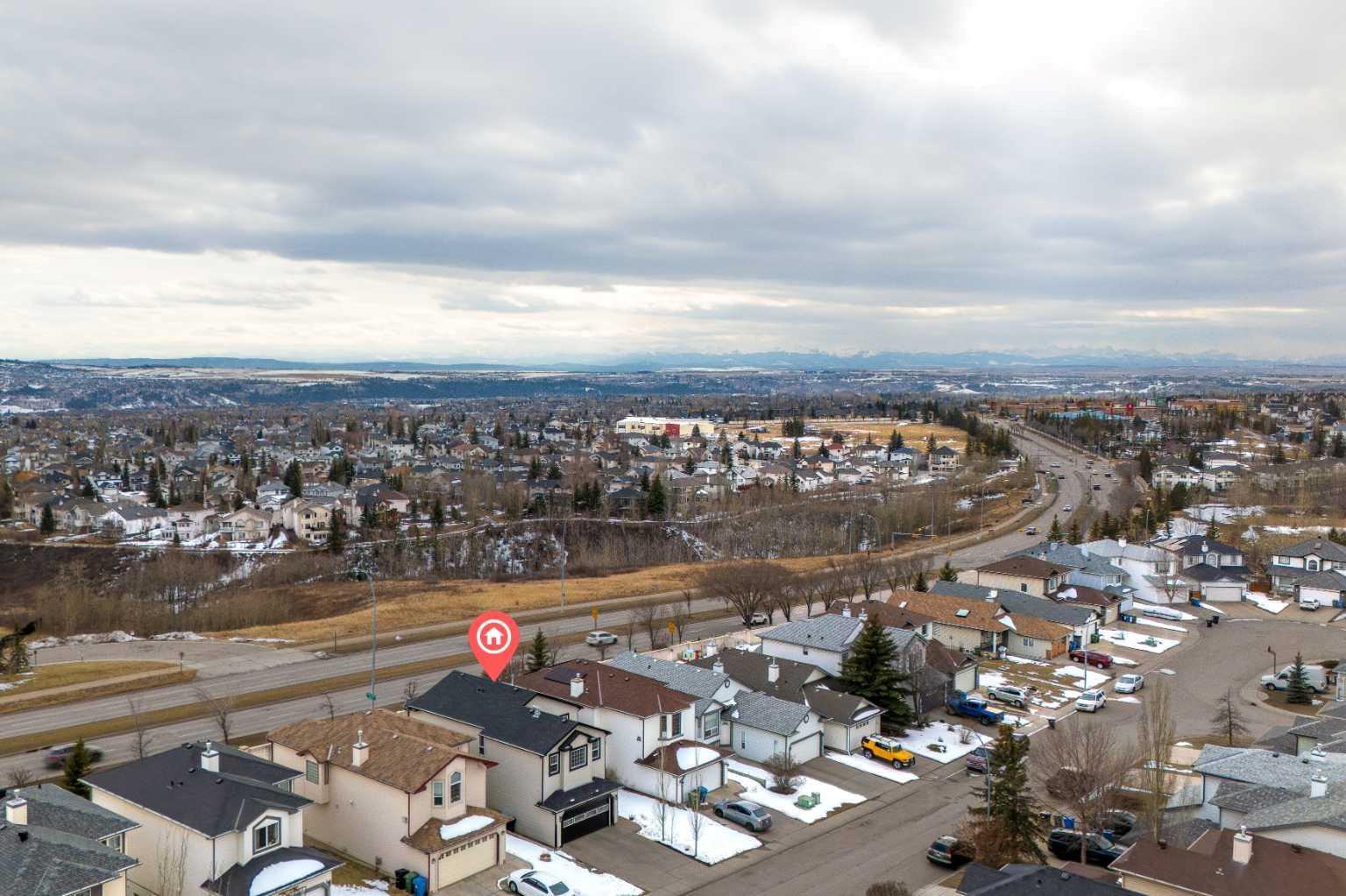 166 Tuscarora Close NW