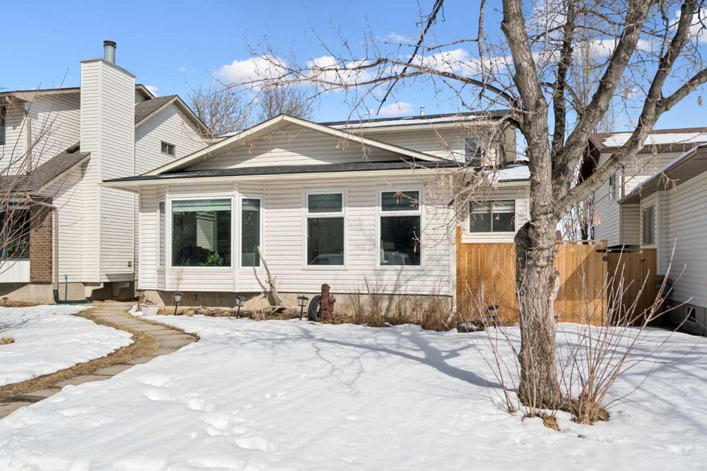 Photo of 220 Macewan Glen Place NW, Calgary, AB T3K 2C8 (MLS # A2299432)