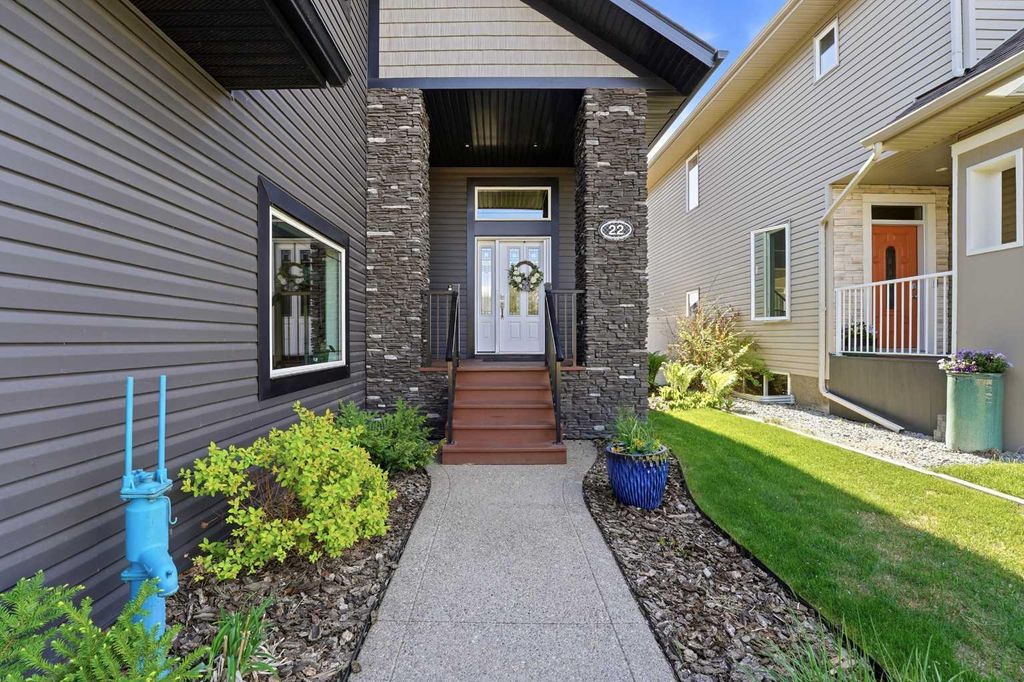 Photo of 22 Vienna Close, Red Deer, AB T4R 0P1 (MLS # A2312934)
