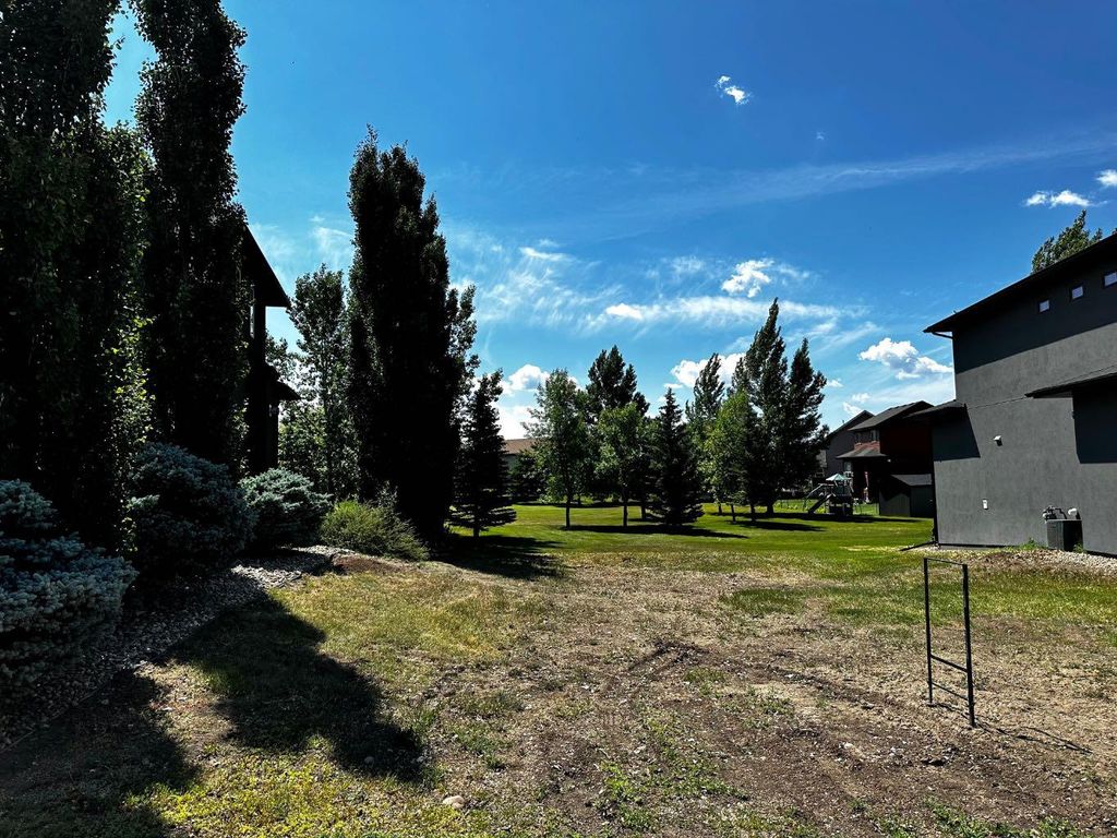 Photo of 13 Blue Heron View, Lake Newell Resort, AB T1R 0X5 (MLS # A2289797)