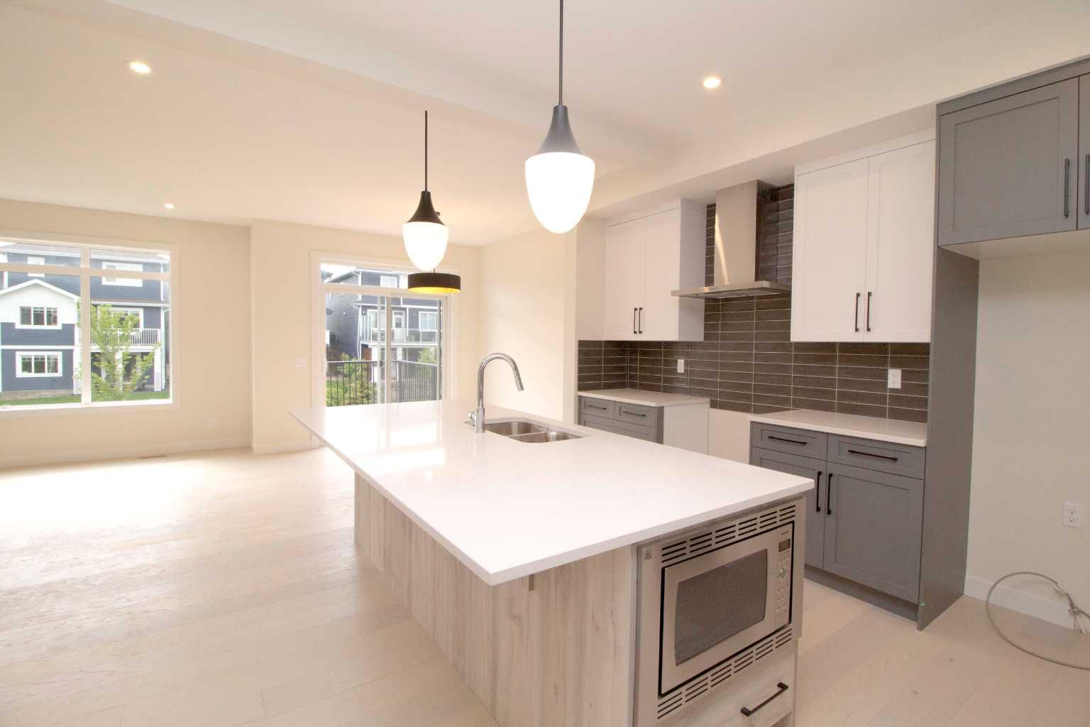 111 Sundown Crescent