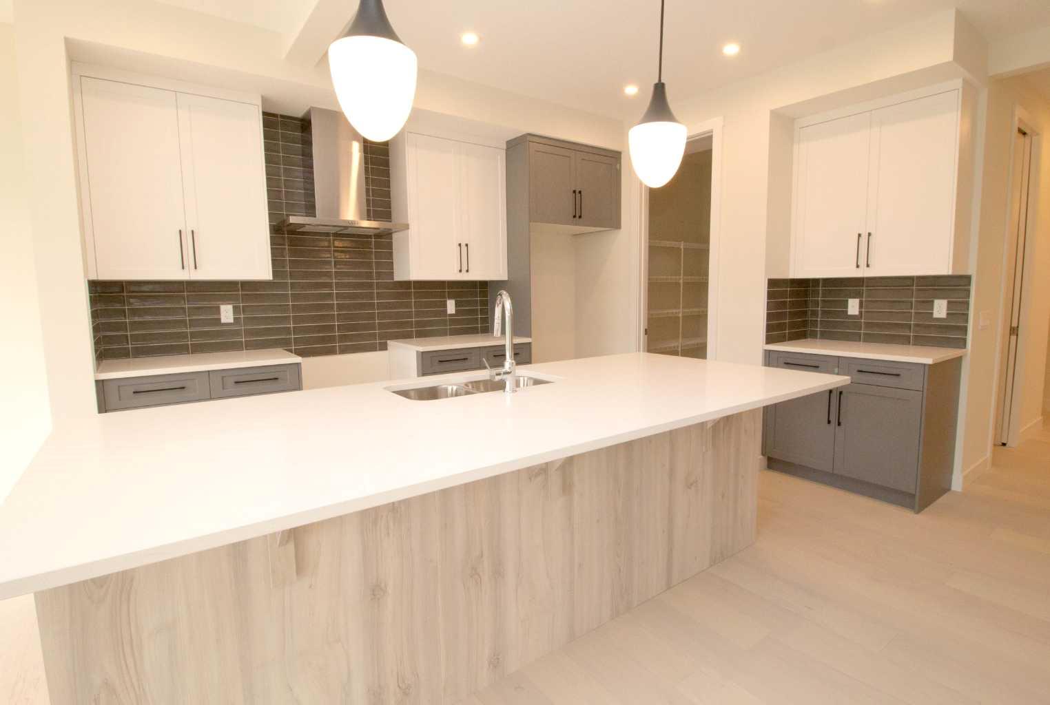 111 Sundown Crescent