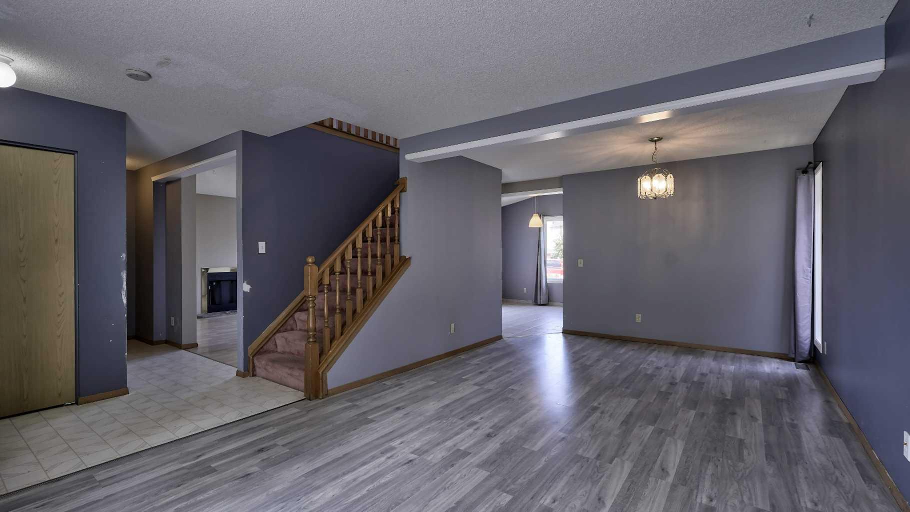 102 Riverglen Drive SE