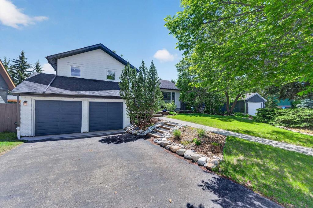 Photo of 27 Bow Village Crescent NW, Calgary, AB T3B 4X1 (MLS # A2317258)