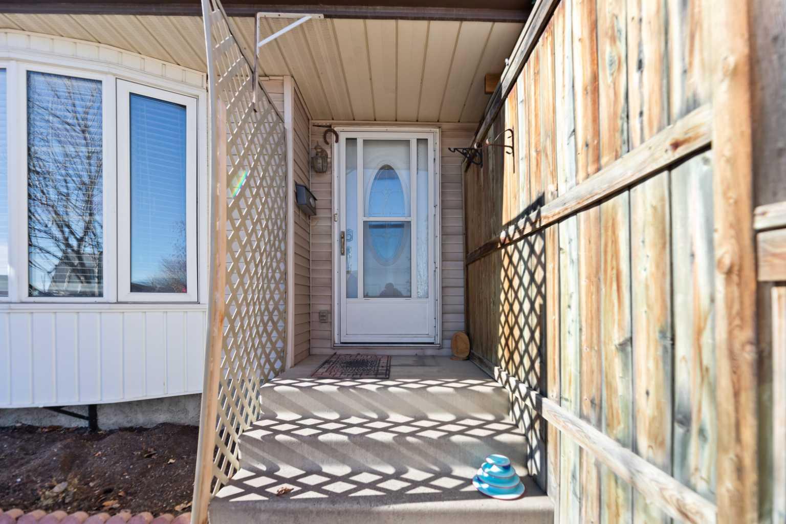49A Fonda Green SE