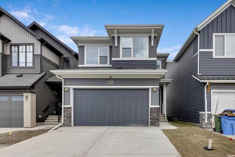 216 Creekstone Row SW Calgary AB T2X 4Y5