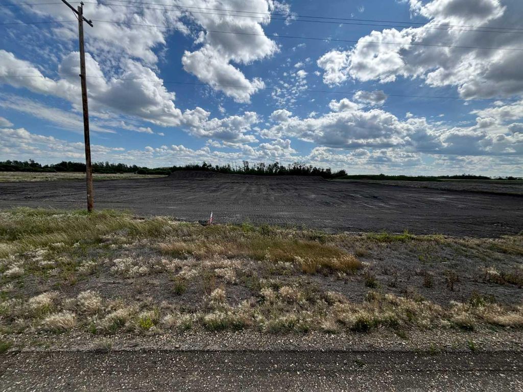 Photo of 9 West Hill Drive, Rural Peace No. 135, M.D. of, AB T0H 1W0 (MLS # A2296794)