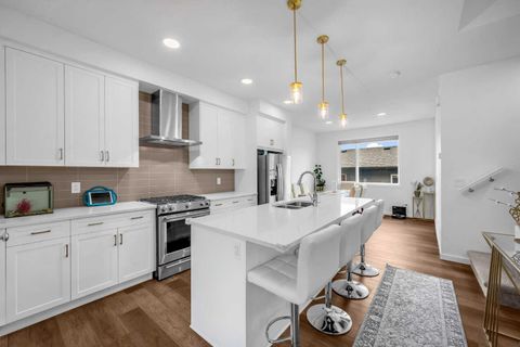 84 Savanna Place NE Calgary AB T3J 0X5