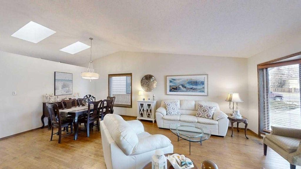 Photo of 42 Ridgewood Boulevard W, Lethbridge, AB T1K 6B9 (MLS # A2316412)