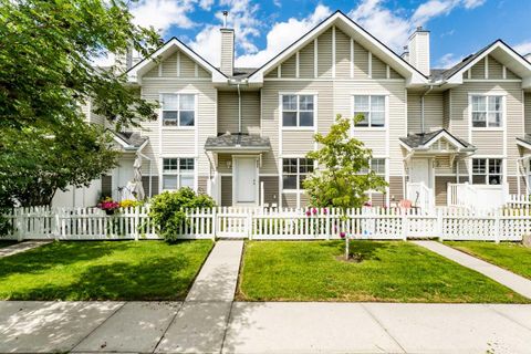 Photo of 3194 New Brighton Gardens SE, Calgary, AB T2Z 0Y1 (MLS # A2259922) Photo of 3194 New Brighton Gardens SE, Calgary, AB T2Z 0Y1 (MLS # A2259922)