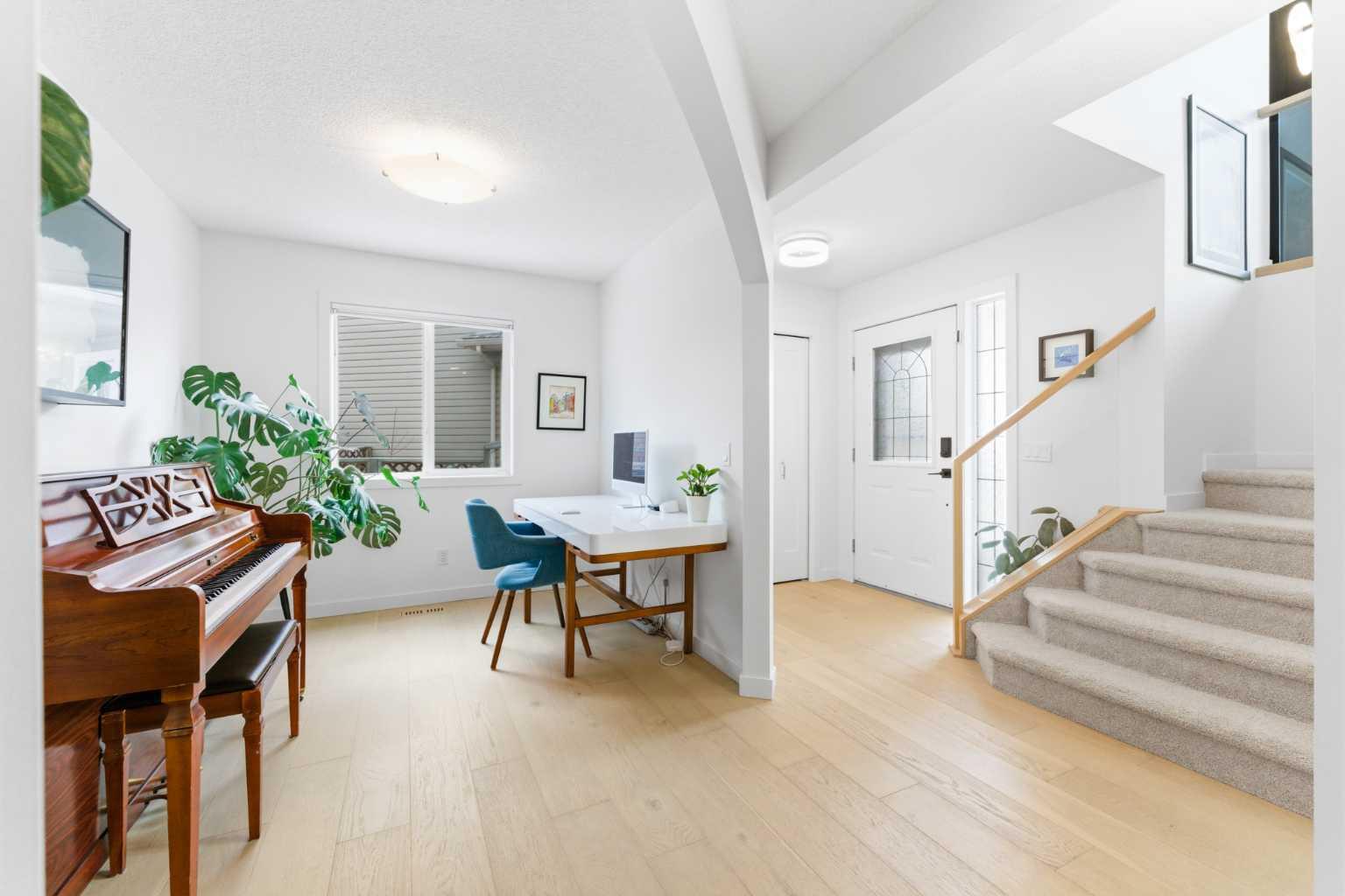 40 Tuscany Ridge Green NW