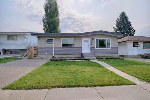Photo of 32 Lemoyne Crescent W, Lethbridge, AB T1K 4A5 (MLS # A2328584)