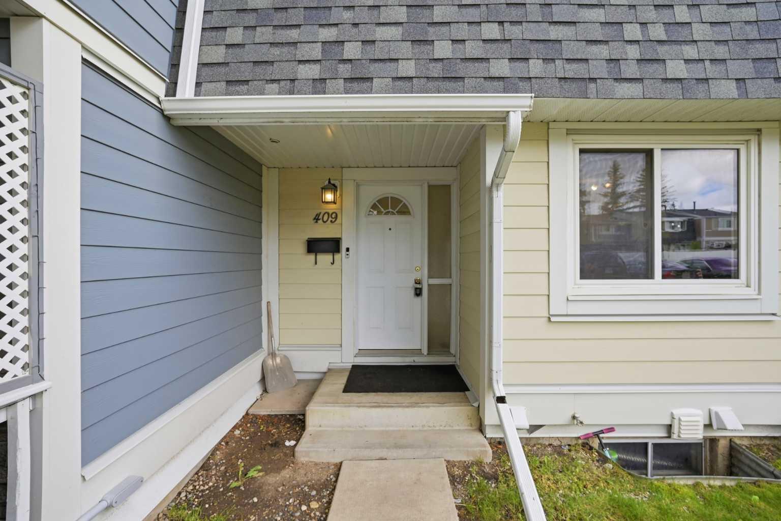 409 Georgian Villas NE