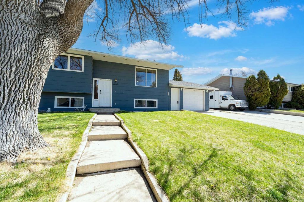 Photo of 6105 50 Street, Taber, AB T1G 1J7 (MLS # A2308781)