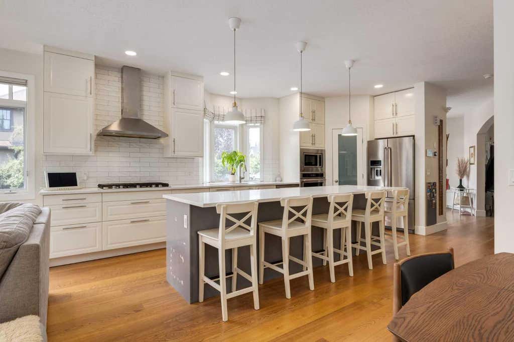 Photo of 2239 Bowness Road NW, Calgary, AB T2N 3L4 (MLS # A2334422)