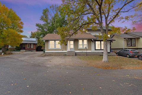 412 Whitehill Place NE Calgary AB T1Y 3G7
