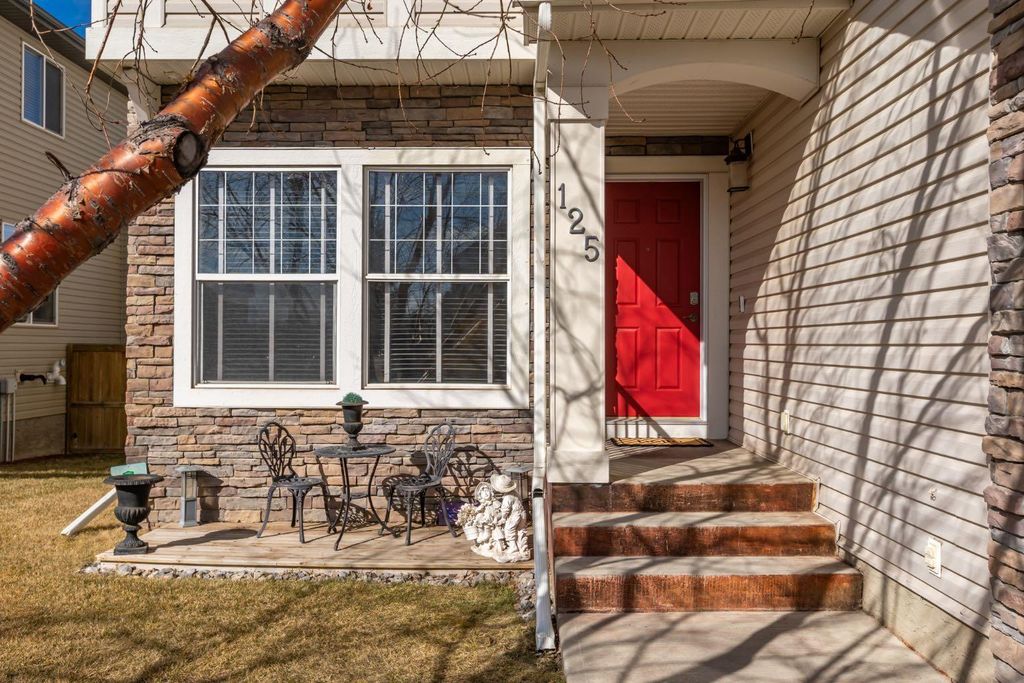 Photo of 125 Seagreen Manor, Chestermere, AB T1X 0E7 (MLS # A2295360)