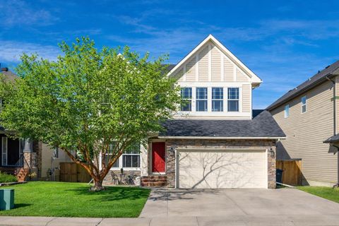 Photo of 125 Seagreen Manor, Chestermere, AB T1X 0E7 (MLS # A2295360)