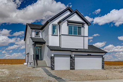 Photo of 436 Bridgeport Glen, Chestermere, AB T1X 3E1 (MLS # A2291964)