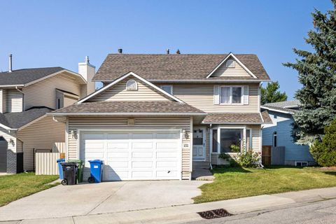 Photo of 132 Scenic Cove Circle NW, Calgary, AB T3L 1M9 (MLS # A2284377)